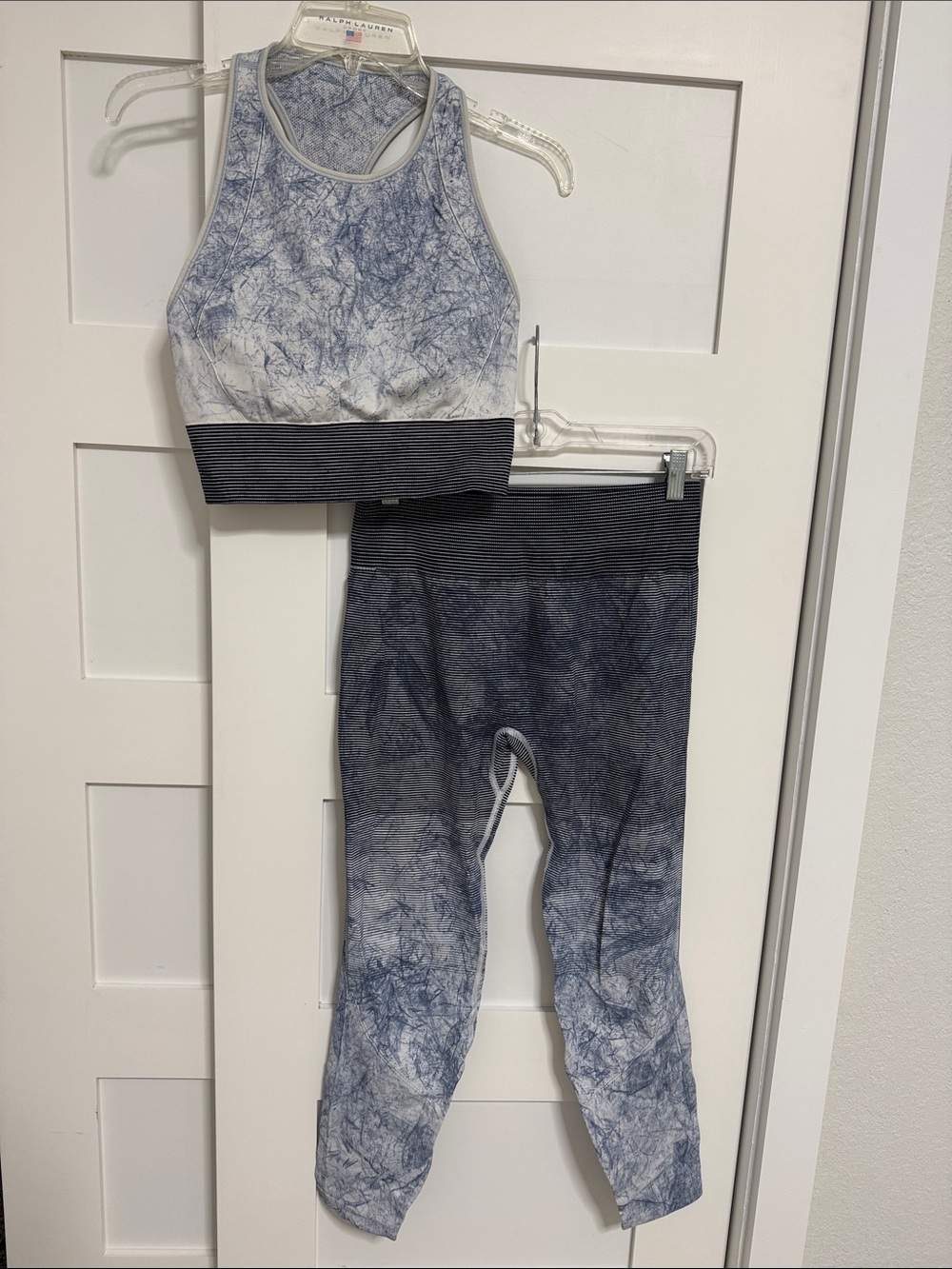 lululemon athletica Blue Marble High-Neck Sports Bra and Leggings Set